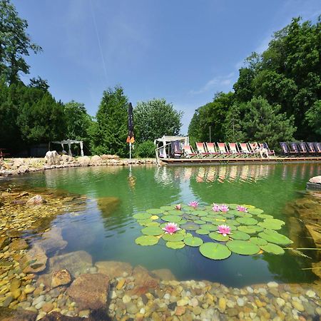 Maxmilian Lifestyle Resort Loučeň 외부 사진
