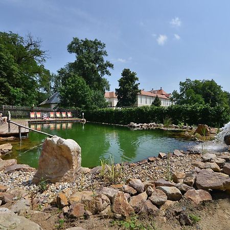 Maxmilian Lifestyle Resort Loučeň 외부 사진